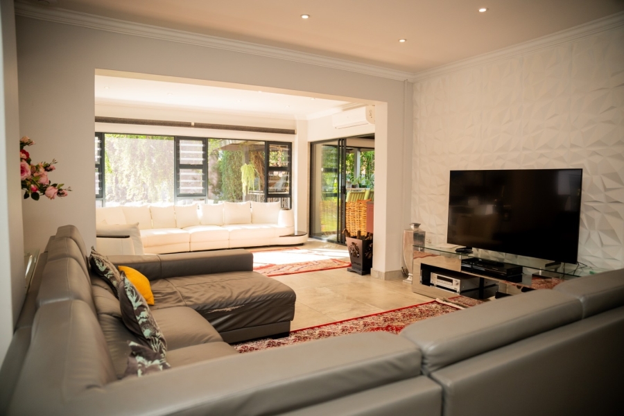 6 Bedroom Property for Sale in Wilkoppies North West